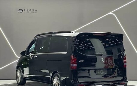 Mercedes-Benz Vito, 2022 год, 5 500 000 рублей, 3 фотография