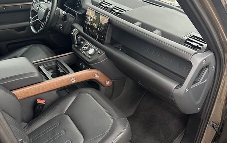 Land Rover Defender II, 2021 год, 9 400 000 рублей, 13 фотография