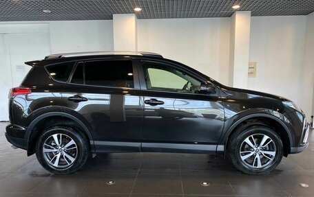 Toyota RAV4, 2016 год, 2 365 000 рублей, 2 фотография