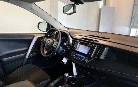 Toyota RAV4, 2016 год, 2 365 000 рублей, 12 фотография