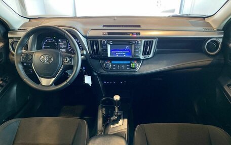 Toyota RAV4, 2016 год, 2 365 000 рублей, 9 фотография