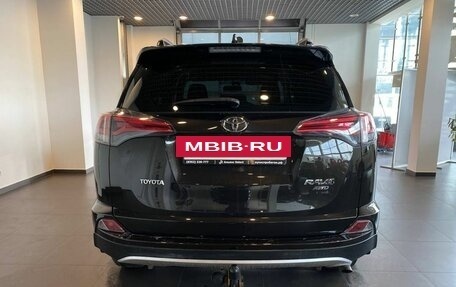 Toyota RAV4, 2016 год, 2 365 000 рублей, 4 фотография