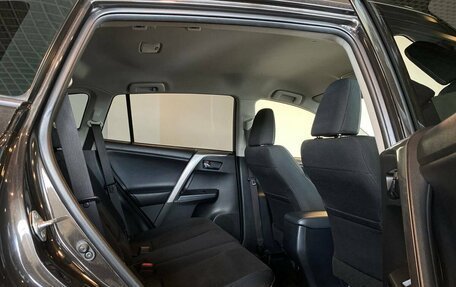 Toyota RAV4, 2016 год, 2 365 000 рублей, 17 фотография