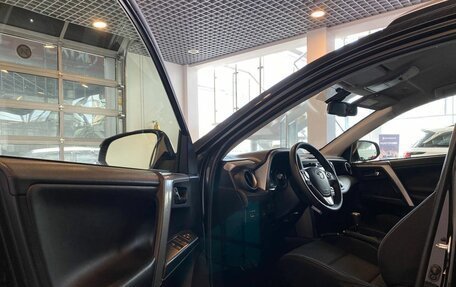 Toyota RAV4, 2016 год, 2 365 000 рублей, 21 фотография