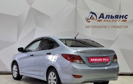 Hyundai Solaris II рестайлинг, 2012 год, 900 000 рублей, 5 фотография