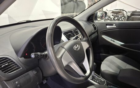 Hyundai Solaris II рестайлинг, 2012 год, 900 000 рублей, 23 фотография