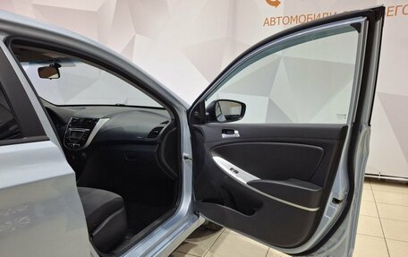 Hyundai Solaris II рестайлинг, 2012 год, 900 000 рублей, 27 фотография