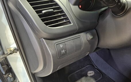 Hyundai Solaris II рестайлинг, 2012 год, 900 000 рублей, 32 фотография