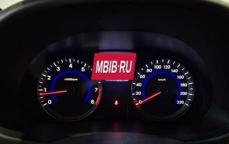 Hyundai Solaris II рестайлинг, 2012 год, 900 000 рублей, 11 фотография