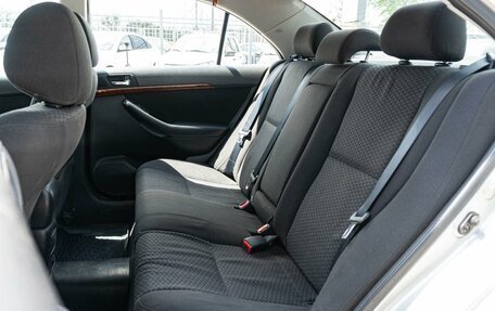 Toyota Avensis III рестайлинг, 2005 год, 949 000 рублей, 9 фотография