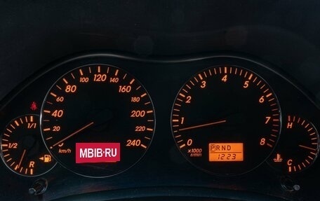 Toyota Avensis III рестайлинг, 2005 год, 949 000 рублей, 18 фотография