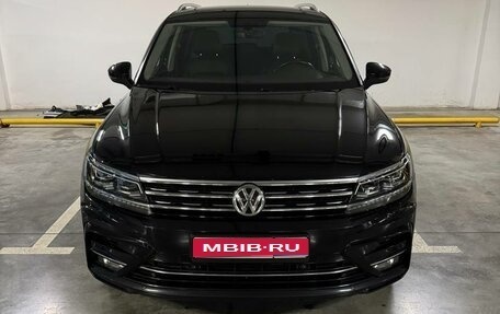 Volkswagen Tiguan II, 2018 год, 3 100 000 рублей, 1 фотография