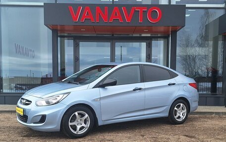 Hyundai Solaris II рестайлинг, 2012 год, 740 000 рублей, 1 фотография
