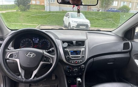 Hyundai Solaris II рестайлинг, 2015 год, 425 000 рублей, 16 фотография