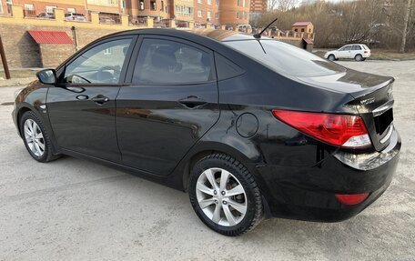 Hyundai Solaris II рестайлинг, 2011 год, 930 000 рублей, 4 фотография
