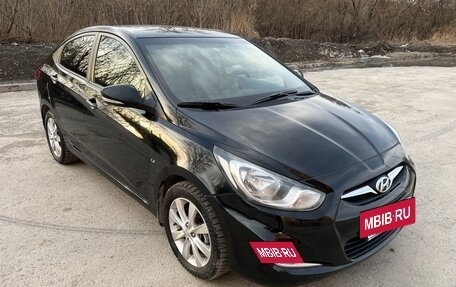 Hyundai Solaris II рестайлинг, 2011 год, 930 000 рублей, 7 фотография