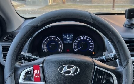 Hyundai Solaris II рестайлинг, 2011 год, 930 000 рублей, 10 фотография