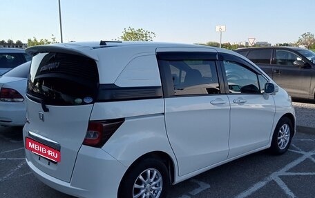 Honda Freed I, 2011 год, 1 390 000 рублей, 2 фотография