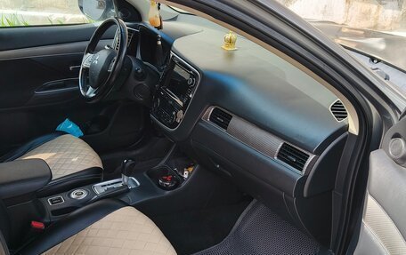 Mitsubishi Outlander III рестайлинг 3, 2013 год, 1 300 000 рублей, 7 фотография