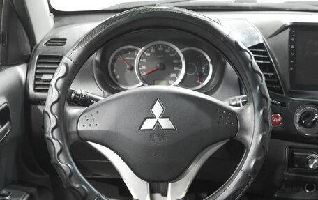 Mitsubishi L200 IV рестайлинг, 2013 год, 1 549 000 рублей, 12 фотография