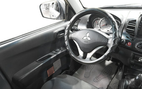 Mitsubishi L200 IV рестайлинг, 2013 год, 1 549 000 рублей, 9 фотография