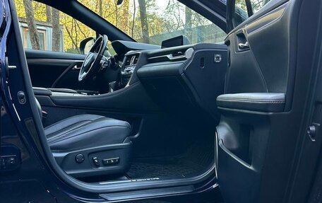 Lexus RX IV рестайлинг, 2018 год, 4 400 000 рублей, 3 фотография
