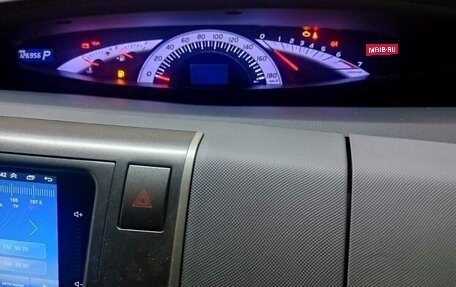 Toyota Estima III рестайлинг -2, 2011 год, 2 050 000 рублей, 1 фотография