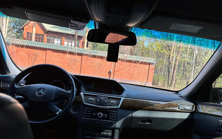 Mercedes-Benz E-Класс, 2012 год, 1 380 000 рублей, 2 фотография