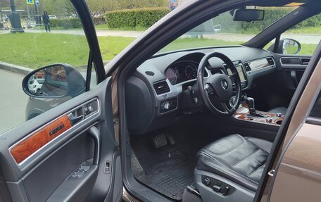 Volkswagen Touareg III, 2011 год, 2 100 000 рублей, 8 фотография