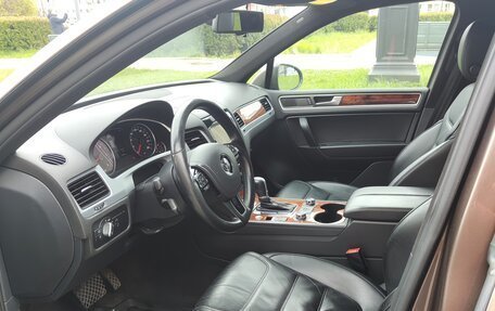 Volkswagen Touareg III, 2011 год, 2 100 000 рублей, 9 фотография