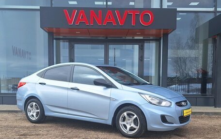 Hyundai Solaris II рестайлинг, 2012 год, 740 000 рублей, 3 фотография