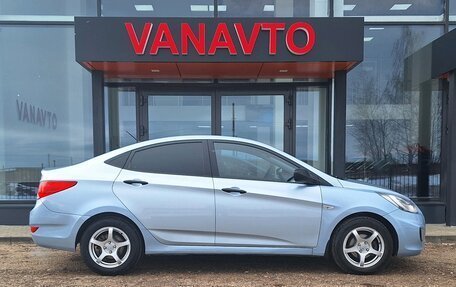 Hyundai Solaris II рестайлинг, 2012 год, 740 000 рублей, 5 фотография
