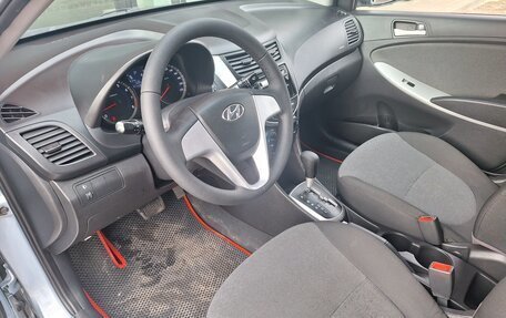 Hyundai Solaris II рестайлинг, 2012 год, 740 000 рублей, 10 фотография