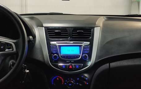 Hyundai Solaris II рестайлинг, 2012 год, 890 000 рублей, 12 фотография