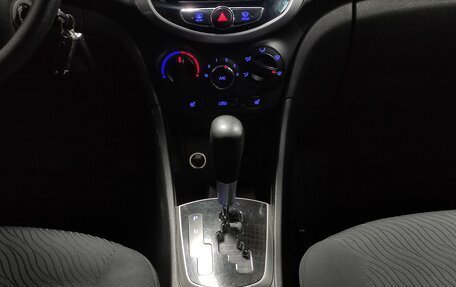 Hyundai Solaris II рестайлинг, 2012 год, 890 000 рублей, 13 фотография