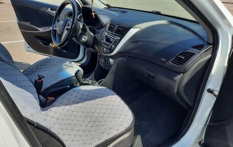 Hyundai Solaris II рестайлинг, 2015 год, 1 170 000 рублей, 7 фотография