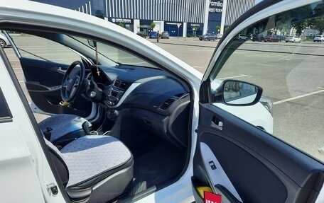 Hyundai Solaris II рестайлинг, 2015 год, 1 170 000 рублей, 6 фотография