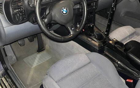 BMW 3 серия, 1992 год, 900 000 рублей, 9 фотография