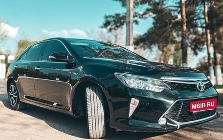 Toyota Camry, 2017 год, 2 700 000 рублей, 6 фотография