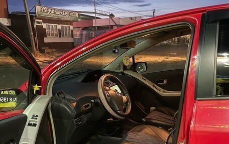 Toyota Yaris III рестайлинг, 2007 год, 710 000 рублей, 4 фотография