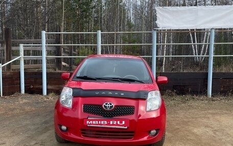 Toyota Yaris III рестайлинг, 2007 год, 710 000 рублей, 2 фотография