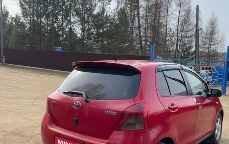 Toyota Yaris III рестайлинг, 2007 год, 710 000 рублей, 3 фотография