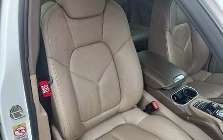 Porsche Cayenne III, 2012 год, 3 990 000 рублей, 15 фотография