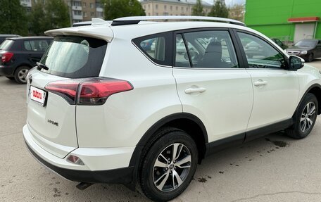 Toyota RAV4, 2017 год, 2 600 000 рублей, 5 фотография