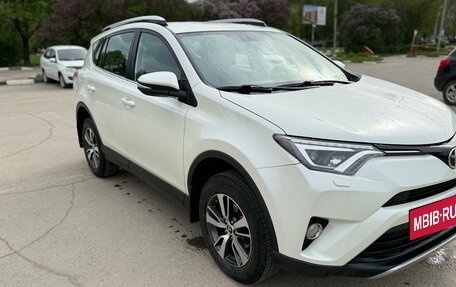Toyota RAV4, 2017 год, 2 600 000 рублей, 3 фотография