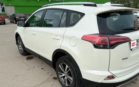 Toyota RAV4, 2017 год, 2 600 000 рублей, 7 фотография