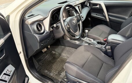 Toyota RAV4, 2017 год, 2 600 000 рублей, 9 фотография