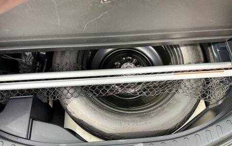 Toyota RAV4, 2017 год, 2 600 000 рублей, 13 фотография