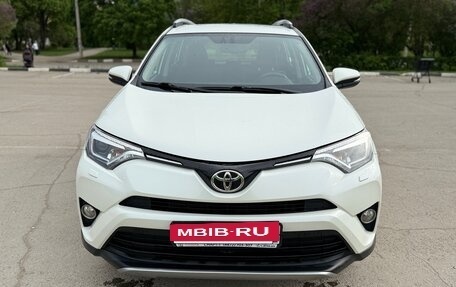 Toyota RAV4, 2017 год, 2 600 000 рублей, 2 фотография