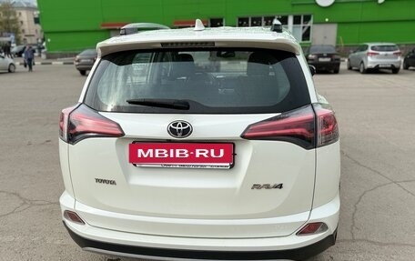 Toyota RAV4, 2017 год, 2 600 000 рублей, 6 фотография
